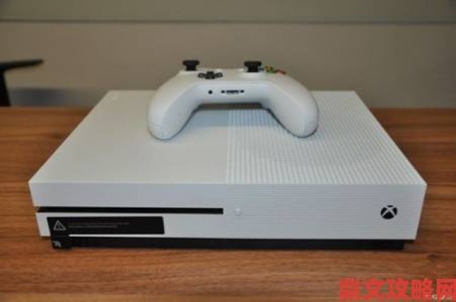 新视|8 月 2 日首发国行发售，外媒放出 Xbox One S 开箱视频