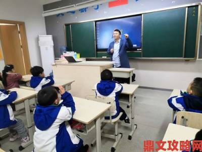 学生投诉别摸了啊嗯上课呢h动漫在课堂传播校方紧急介入