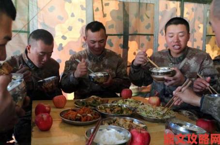 两个东北小伙在部队里的生活为战友发声举报却面临强制退伍危机